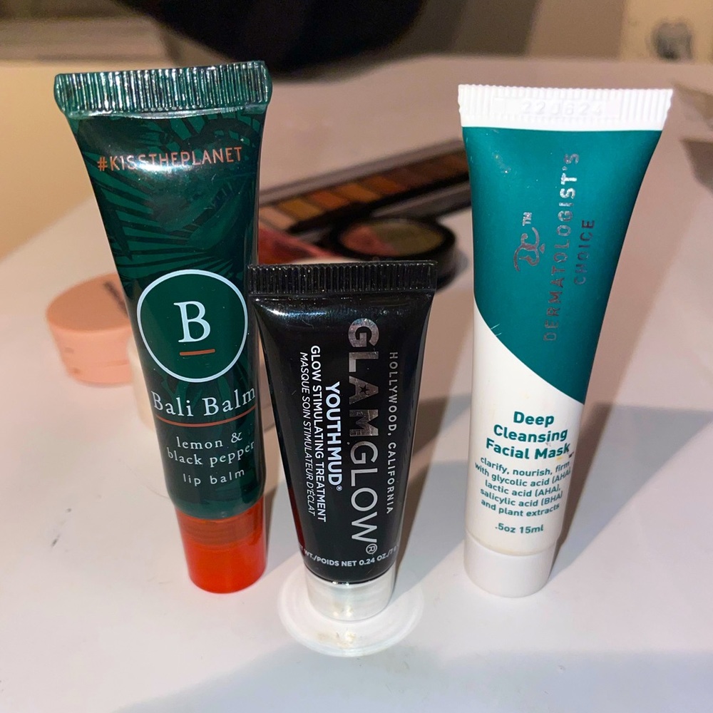 Bali Balm Lemon&Black Pepper Lip Balm+GLAMGLOW mud stimulating treat.mask & DERM